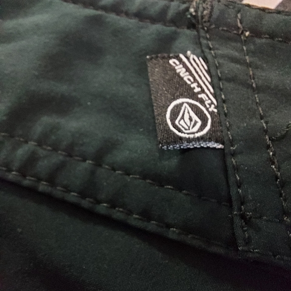 Volcom Shorts - Picture 3 of 7